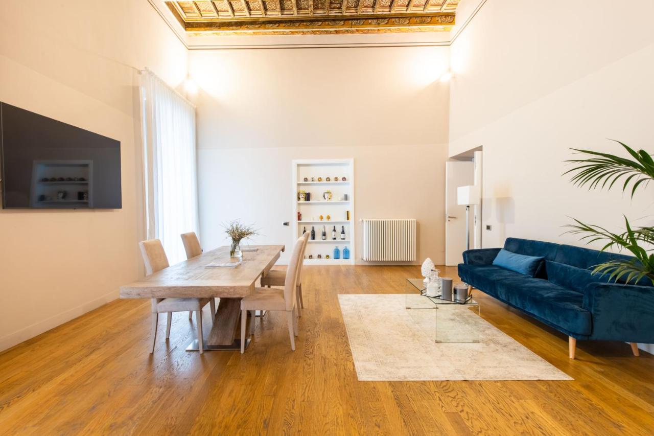 Moncada Suites & Apartments Palermo Esterno foto
